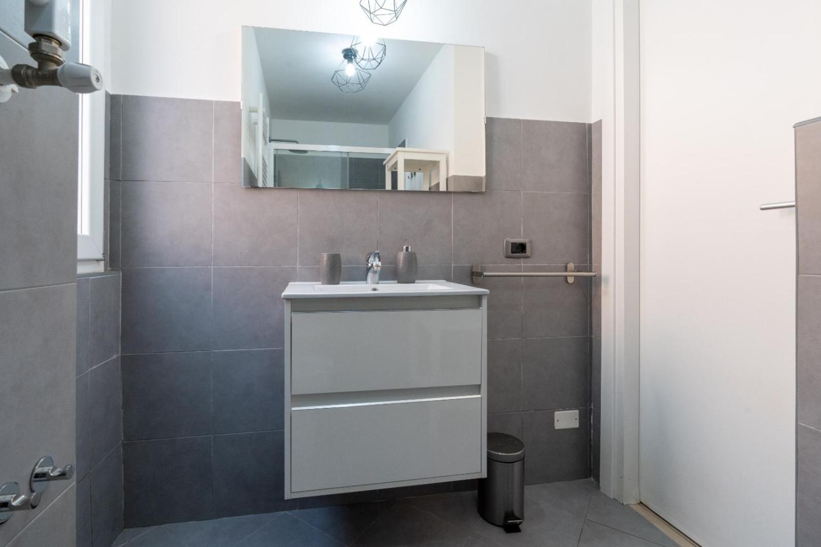Ciampino-Roma - Modern Apartment-Airport & Station Exterior foto